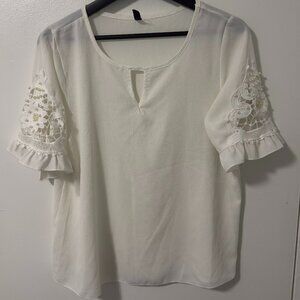 Tesoro White Blouse – XL – Pearl Detail on Sleeves